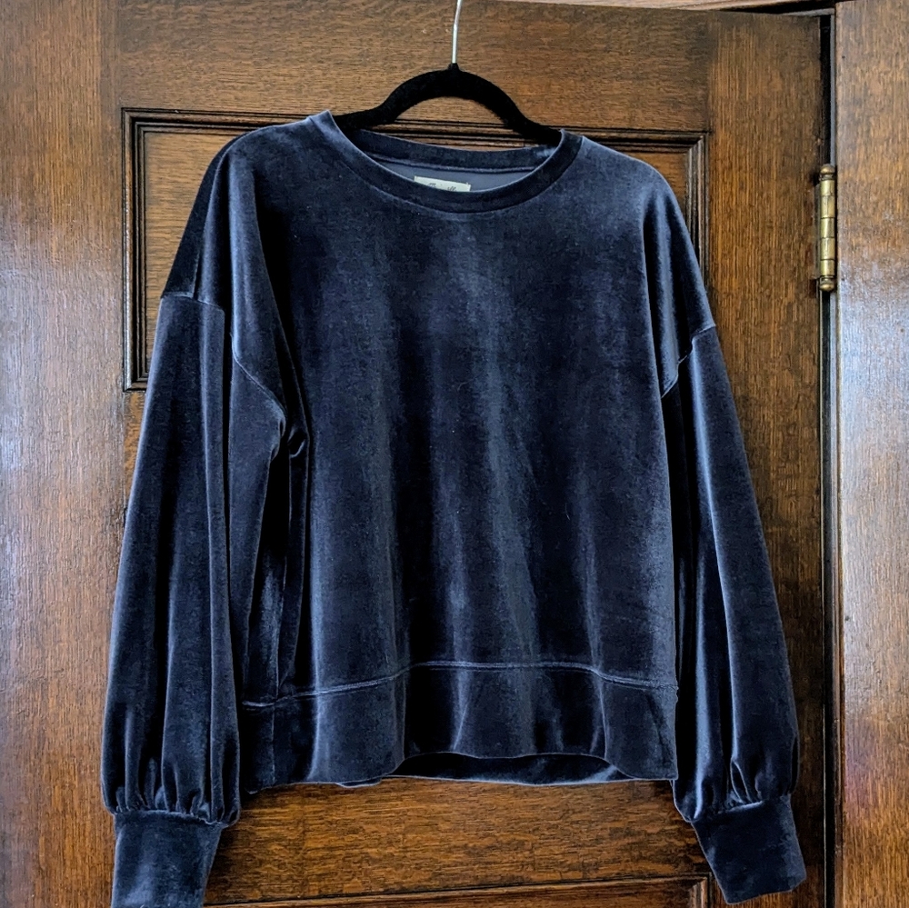 Madewell Blue Velour Sweatshirt Top With Statement Sleeves. Size Medium.